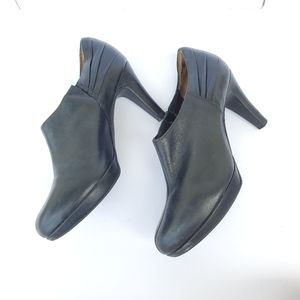 CLARKS INDIGO BLACK LEATHER SLIPON BOOTIE HEELS